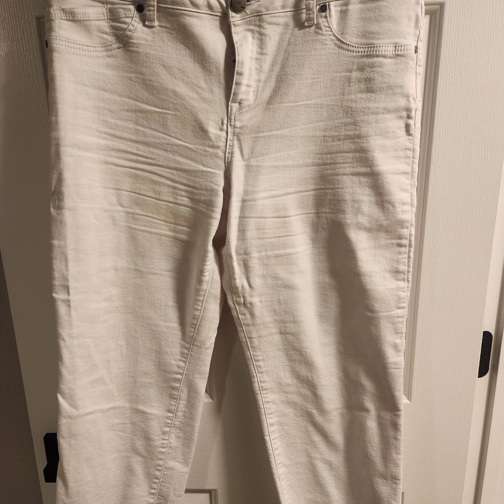 1822 Denim‎ Women's Straight Leg Cream Jeans